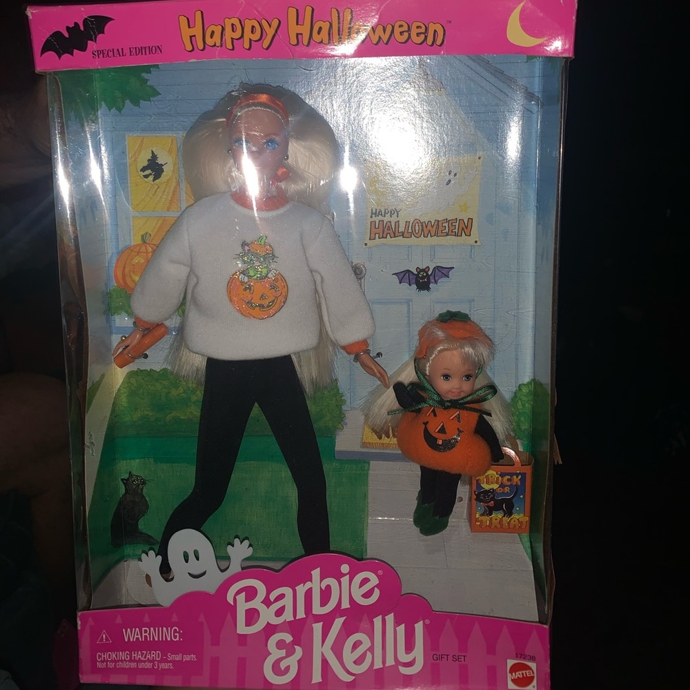 1996 Happy Halloween
Barbie & Kelly Set